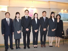 From left: Mr. Raymond Leung, Director, Office of Student Affairs, CUHK; five fresh graduates: Jenny Siu, Tim Xian, Swani Wu, Eddy Li and Elizabeth Yeung; and Ms. Dora Dai, Head of Career Planning and Development Centre, CUHK