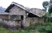 The old building suffered serious damage in the earthquake