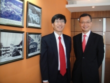 香港中文大學副校長楊綱凱教授（左）和教務長吳樹培先生
