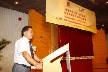 Prof. Yang Huanming gives a speech.