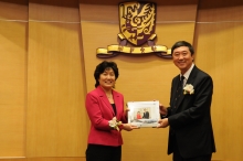 CUHK Vice-Chancellor Prof. Joseph Sung presents souvenirs to Ambassador Zhang