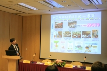 Prof. Kwok Sui LEUNG, Director, Orthopaedic Learning Centre and Professor of Orthopaedics and Traumatology, CUHK shared the Fruits of Community Fall Prevention Program and Research Findings after a Decade of Dedication in Reducing Fall and Fracture Among the Elderly