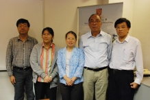 (From left) Mr. Tak-Chak Lam, The Institute of Horticulture Science of Hong Kong Ltd.; Miss Shirley Shuet-Ying Ng, student, Programme of Biology, School of Life Sciences, CUHK; Prof. Siu-Wai Chiu, School of Life Sciences, CUHK; Dr. Eric Yin-Tse Lee, School of Life Sciences, CUHK and The Institute of Horticulture Science of Hong Kong Ltd.; and Mr. Billy Bing-Hung Wong, Landscaping Section, Estates Management Office, CUHK