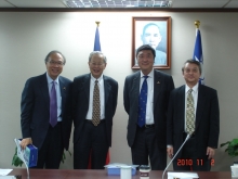 (From left) Prof. Jack Cheng, Pro-Vice-Chancellor of CUHK; Deputy Minister Chang Wen-Chang of Taiwan NSC; Prof. Joseph Sung; and Deputy Minister Chen Cheng-Hong of Taiwan NSC