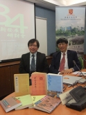 Prof. Kenneth Young (right), Pro-Vice-Chancellor, and Prof. Ho Che-wah, Chairman of Department of Chinese Language and Literature, CUHK, introduce features of the new University Chinese programme.