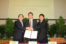 From left: Prof. Chen Jun, President, Nanjing University; Prof. Joseph J.Y. Sung, Vice-Chancellor, CUHK; and Prof. Chiang Wei-ling, President, Central University sign the Green University Consortium Agreement.