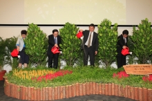 Officiating guests water the trees to signify their commitment to environmental protection. From left: 
Dr. Poon Kit, Kitty, Acting Secretary for the Environment, Environment Bureau, HKSAR Government
Prof. Chen Jun
Prof. Joseph J.Y. Sung
Prof. Chiang Wei-ling