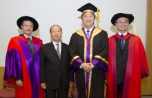 (From left) Prof. David Shu-cheong Hui, Stanley Ho Professor of Respiratory Medicine, and Head, Division of Respiratory Medicine, Department of Medicine and Therapeutics, Faculty of Medicine, CUHK; Mr. Patrick W.M. Huen, Vice Chairman, Board of Trustees, Dr. Stanley Ho Medical Development Foundation; Prof. Joseph J.Y. Sung, Vice-Chancellor, CUHK; Prof. Fok Tai-fai, Dean, Faculty of Medicine, CUHK