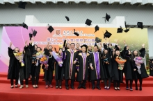 Dr. Vincent Cheng, Prof. Joseph Sung and Prof. Benjamin Wah share the joyful moment with graduates