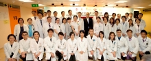 Medical staff of the Prince of Wales Hospital seize the opportunity to take a photo with Mr Li Ka-shing after the ceremony.