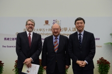 Mr. Justice Geoffrey Ma takes a group photo with Prof. Joseph Sung, Vice-Chancellor of CUHK and Prof. Christopher Gane, Dean of Law, CUHK.