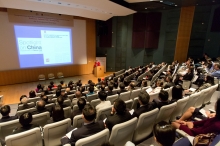 Prof. Anthony Chan delivers his inaugural lecture as Li Shu Fan Professor of Clinical Oncology.