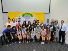 A group photo of all guests and student representatives of I‧CARE Service Project Scheme.