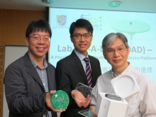 (From left) Prof. KONG Siu-kai, Professor, School of Life Sciences; Prof. Patrick K.L. KWAN, Honorary Clinical Associate Professor, Department of Medicine & Therapeutics; and Prof. HO Ho-pui Aaron, Professor, Department of Electronic Engineering, CUHK.