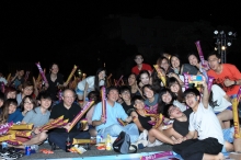 Prof. Joseph Sung and 1,500 CUHK teachers, students, alumni and friends gather at the University Mall to watch the World Cup Final.