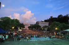 Prof. Joseph Sung and 1,500 CUHK teachers, students, alumni and friends gather at the University Mall to watch the World Cup Final.