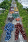 Students from nine colleges line up together to form a gigantic phrase 'CU中大'.