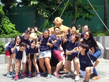 Freshmen of Cultural Management Programme pose for a photo in front of a sculpture at Salisbury Garden.