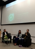 Ms Janis CHAN, Executive Director of Green Monday (right), and Ms Nicole WONG, Director of Corporate Affairs of the World Wide Fund For Nature Hong Kong (middle), offer advice to students.