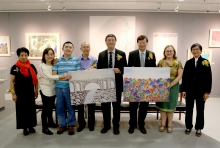 (From left) Prof. Ng Yuet-lau, President, Ling Ngai Art Association; Thomas and his parents Mr. and Mrs. Ho; Prof. Joseph Sung, Vice-Chancellor and President of CUHK; Prof. Patrick Leung, Chairperson, Department of Psychology, CUHK; Ms. Louise Jones, University Librarian; and Prof. Agnes Chan, Professor, Department of Psychology, CUHK.