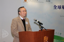 Prof Tang Sze-wing, Acting Chairman of Department of Chinese Language and Literature, delivers a speech.