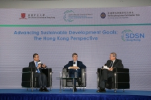 Director of the UN SDSN Professor Jeffrey Sachs (centre); Executive Director, Charities and Community of The Hong Kong Jockey Club Mr Leong Cheung (left), and Director of the Institute of Environment, Energy and Sustainability and AXA Professor of Geography and Resource Management of CUHK Professor Gabriel Lau (right) at the panel discussion on ‘Advancing Sustainable Development Goals: The Hong Kong Perspective’.