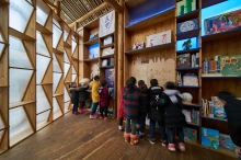 The exterior walls of the Book House are made up of book shelves and transparent plastic sheets.
Photos: XU Liang Leon (PhD candidate, School of Architecture, CUHK)