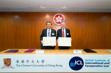 Professor Rocky S. Tuan, Vice-Chancellor (left) and President of CUHK and Mr. Keith Ruddock (right), Chair, Board of Trustees of BIICL sign the MoU