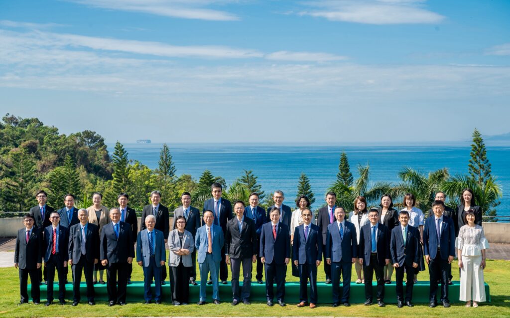Participants from the two campuses in the retreat