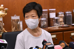 Miss Tong has been suffering from allergic rhinitis for over 20 years. She has tried various treatment methods but without significant improvement in symptoms such as running nose. She says her symptoms were much relieved after receiving Yu-Ping-Feng powder with variations.