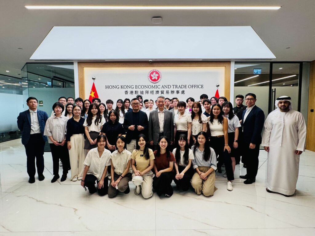 Hong Kong Economic and Trade Office in Dubai team welcomes the Co-op@CUHK team at Dubai International Financial Centre, showcasing its vital role in strengthening economic and trade ties between Hong Kong and Gulf Cooperation Council countries.