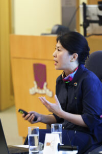 Professor Bai Xuemei delivers a lecture on Cities as Transformative Agents for Global Sustainability.