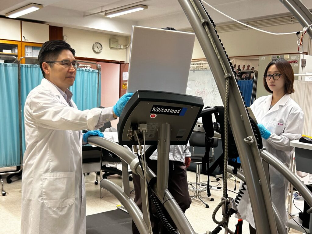 Professor Stephen Wong Heung-sang (left) and PhD student Dai Zihan from the Department of Sports Science and Physical Education at CUHK.