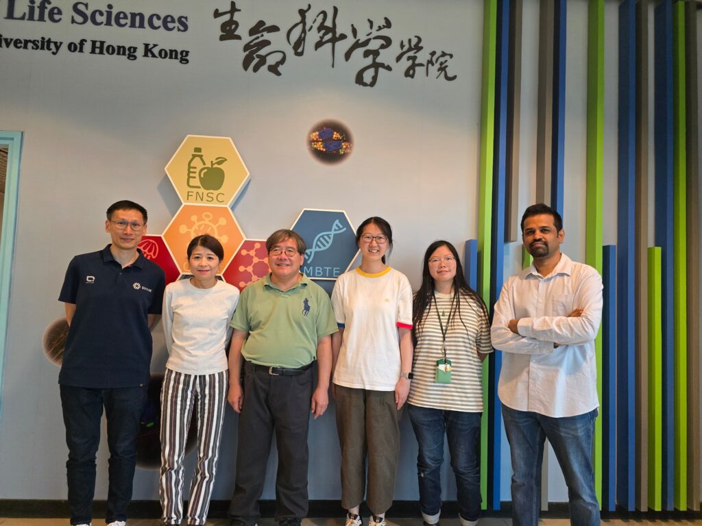 研究團隊部分成員：（左起）陳浩然教授、李明名博士、陳文博教授、梁兆輝博士、黎文雅小姐及Suresh Kanna Murugappan博士。