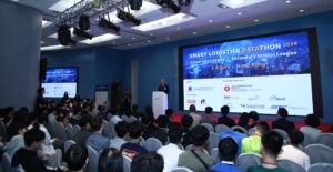 The 35-hour “Smart Logistics Datathon 2024” kicked off tonight (2 April). In addition to students from Hong Kong and mainland China, teams from other parts of Asia are also participating.