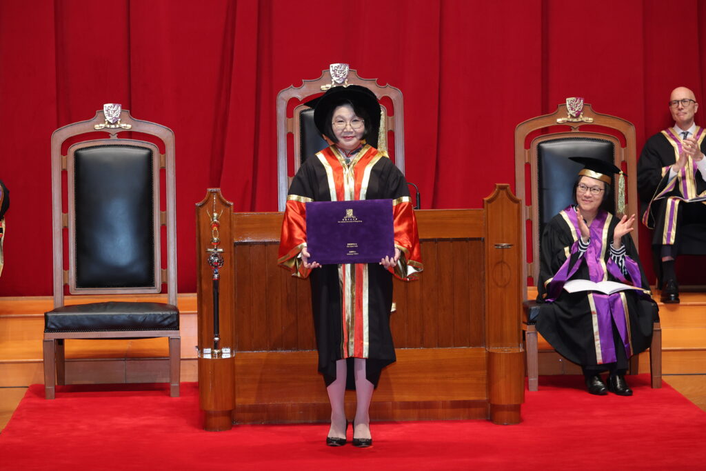 蔡關頴琴女士