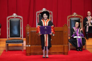 蔡關頴琴女士