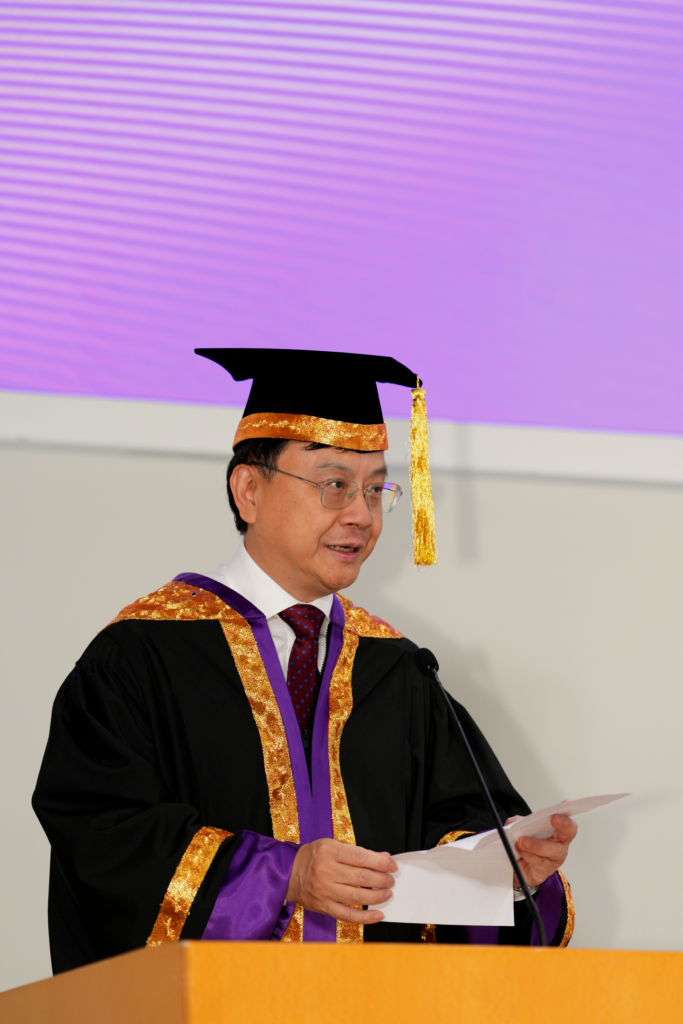 Professor Dennis Lo Yuk-ming, Vice-Chancellor and President of CUHK, officiates at the inauguration ceremony of the Choh-Ming Li and Wei Lun Professorships and the presentation of teaching and research awards.