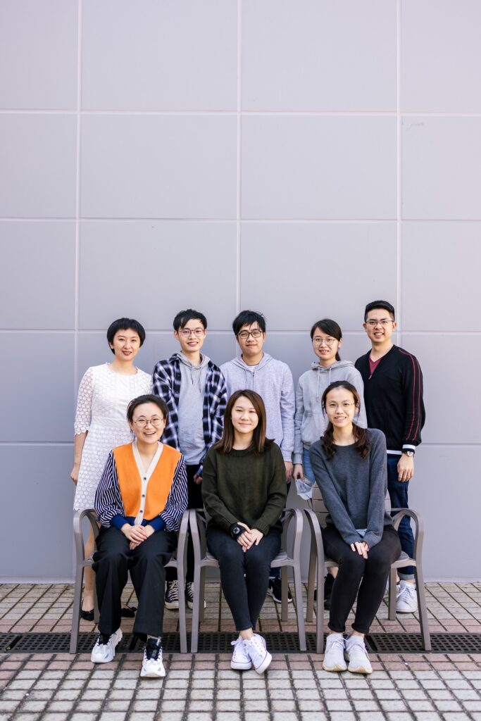 Novel Antibiotic Candidates<br />
Top row: Professor Yang Xiao (left)