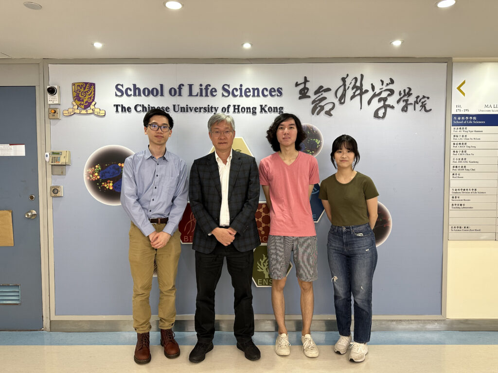 (From left) M.Phil student Tsang Ka-lung, Professor Wong Kam-bo, undergraduate students Wong Yat-hei and Choi Tung.