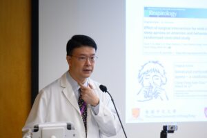 李民瞻教授提醒家長，應平衡手術對嚴重OSA兒童患者的好處和風險，而術後改善患者生活方式及控制體重，對管理病情同樣重要。