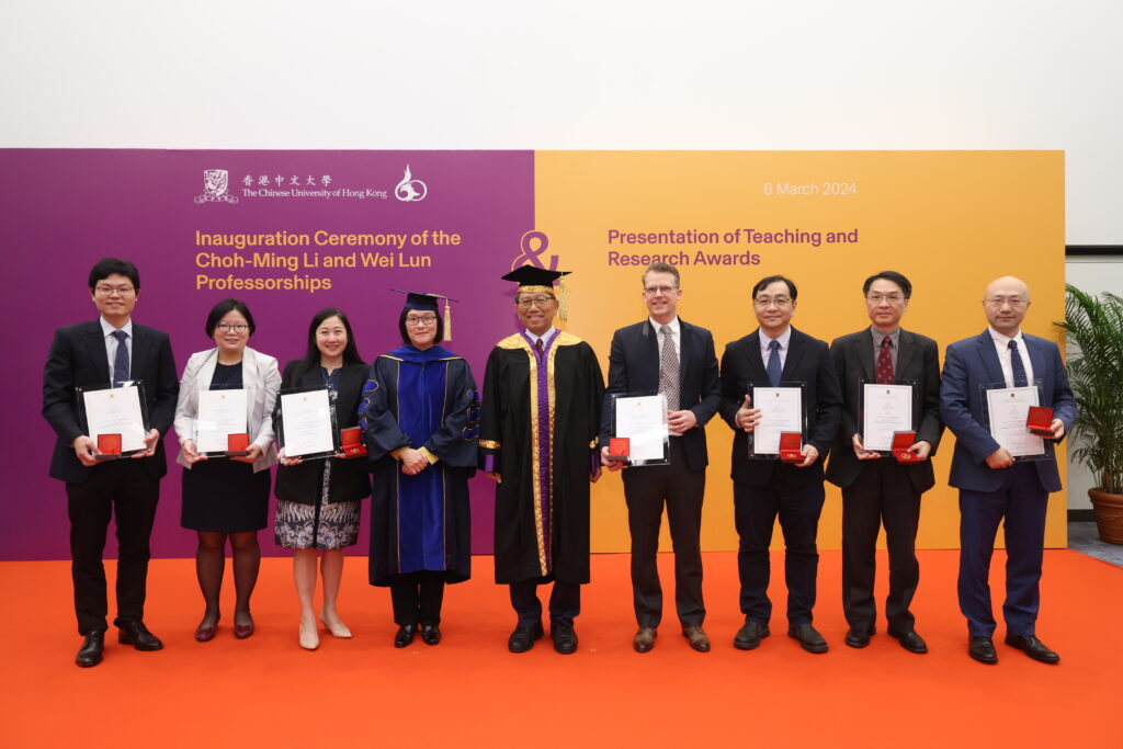 Professor Rocky Tuan (5th left) and Professor Poon Wai-yin (4th left), with the recipients of the Vice-Chancellor’s Exemplary Teaching Award 2022, including Professor Gao Zhaoli, Faculty of Engineering, Professor Catherine So Wing-chee, Faculty of Education, Dr Ervi Liusman, Faculty of Business Administration, Professor Jeroen van Ameijde, Faculty of Social Science, Professor Kwan Kin-ming, Faculty of Science, Professor Ying Fuk-tsang, Faculty of Arts, and Professor Xi Chao, Faculty of Law (from left to right).