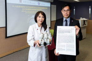 A CU Medicine study revealed that inhibiting interleukin-17 (IL-17), a pro-inflammatory cytokine, can repair and prevent bone damage in psoriatic arthritis (PsA) patients.<br />
Featured are Professor Tam Lai-shan, Chair Professor and Head of Division of Rheumatology (left) and Dr Isaac Cheng Tsz-ho, Postdoctoral Fellow in the Department of Medicine and Therapeutics at CU Medicine.