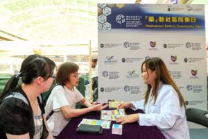 Registered pharmacists provide one-on-one medication consultations during the event, answering participants’ queries about medication.