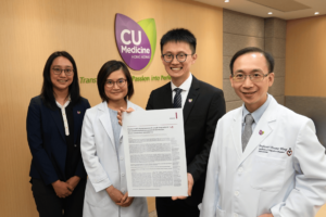 (From left) Ms Daisy Sin Man-ching, Assistant Lecturer, School of Life Sciences of CUHK and a registered dietitian; Dr Grace Lui Chung-yan, the -corresponding author of the study, Honorary Clinical Associate Professor from CU Medicine’s Department of Medicine and Therapeutics, and Consultant of PWH’s Department of Medicine and Therapeutics; Dr Li Guanlin, the first author of the study and Postdoctoral Fellow from Division of Medical Sciences, and Professor Vincent Wong Wai-sun, Mok Hing Yiu Professor of Medicine and Head of the Division of Gastroenterology and Hepatology, both from CU Medicine’s Department of Medicine and Therapeutics.