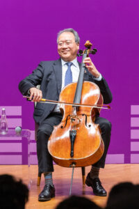 馬友友即席演奏。