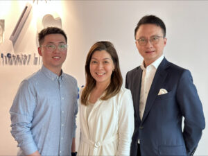 One Stool Test for Multi-Disease Early Detection<br />
(From left) Dr Qi Su, Professor Siew C. Ng, and Professor Francis K.L. Chan