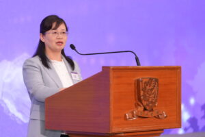 貴州中醫藥大學校長、聯盟校長代表周英教授致辭