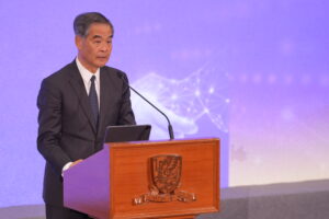 全國政協副主席、中醫藥全產業鏈香港中心理事兼顧問及守創中藥貿易平台理事梁振英先生發表主題演講