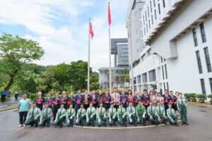 The University officers and guests with the CUHK Student Flag-Guard team